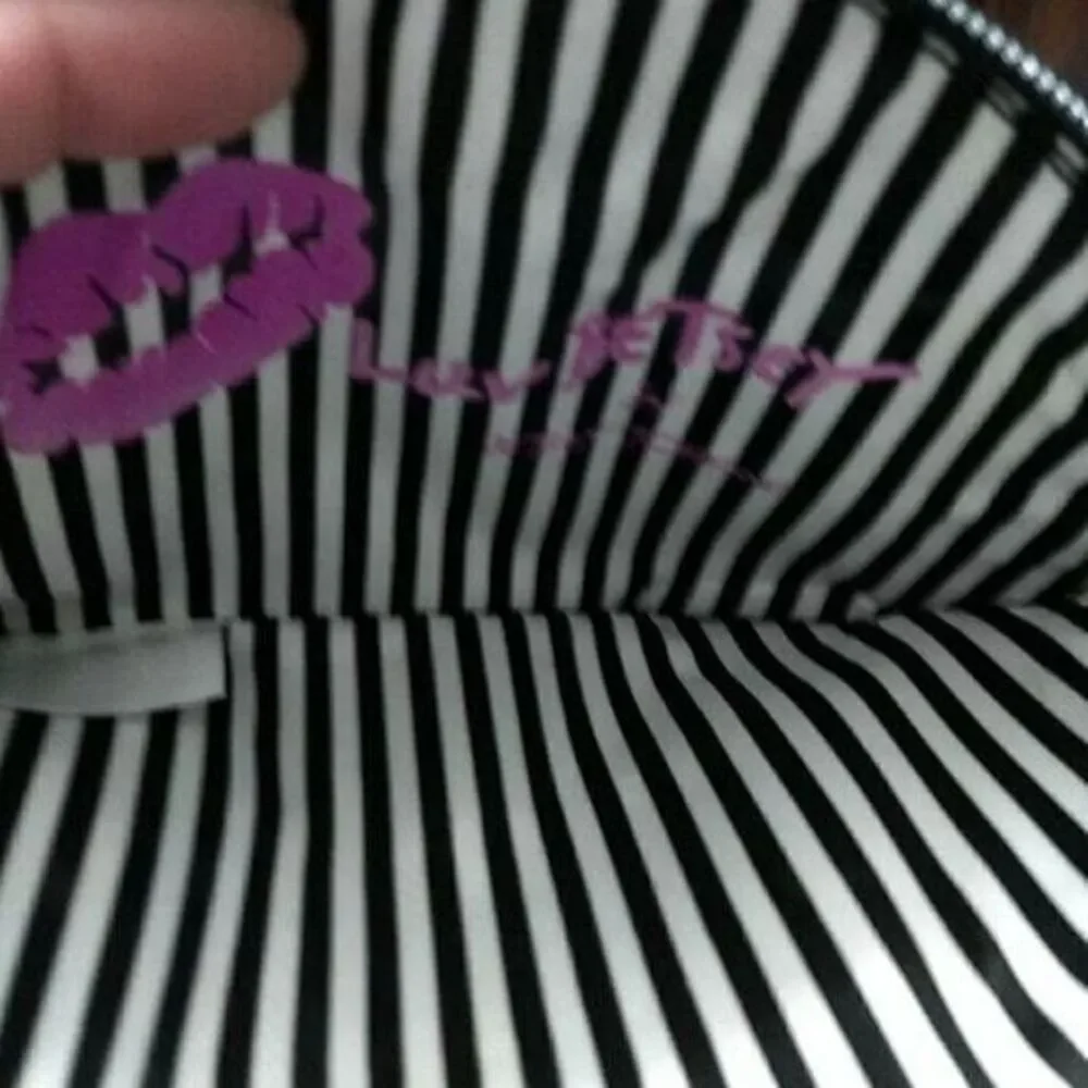Betsey Johnson black cat coin purse heart eyes